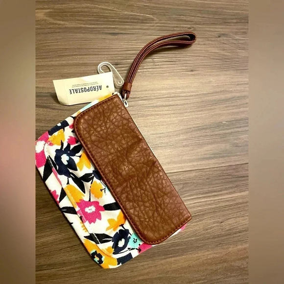 Aeropostale Y2K small wristlet with floral print -NWT - Picture 1 of 5